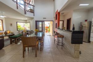 Casa com Area Gourmet e Quintal a 200 m da Praia