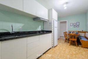 Apto c Churrasqueira a 230 m da Praia SHA0104