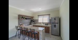 Santa Cruz Suite #12