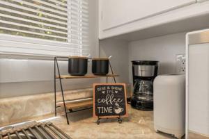 Cozy home in Franklin Village, Central location!