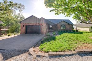 Beautiful Kentucky Lake Getaway with Dock and Deck!