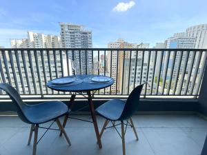 Consolacao com Luxo e Vista- Pé Direito Duplo - Prox Metro - Vista livre - 16andar - Por do Sol - Academia - Coworking - Cinema -Rooftop - Mercadinho 24hrs - Internet 500mb