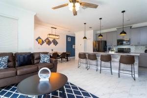 Free Waterpark Marvel Superhero-themed 2967