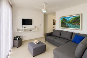 Relax cibao airport stay