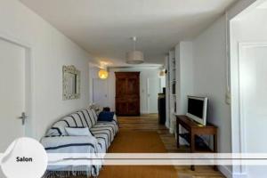 La Maison Brévinoise, Pines