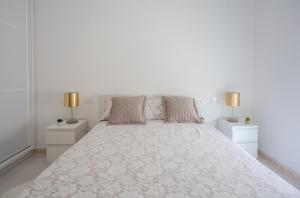 Flatguest Las Canteras Beach 10 + Wifi + 5 Pax