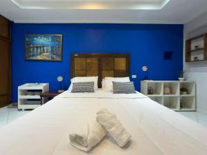 Casa estilo americano cerca del Shopping Mariscal con 2 garajes y WiFi