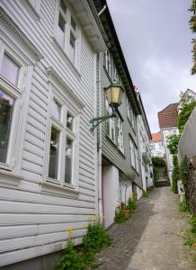 Central & Quiet by Bryggen - Norwegians Minimum Age 25