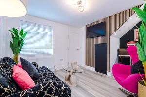 Minutes to the Coop Live Arena & Etihad Stadium - Free Parking with EV Charger