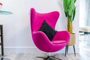 Minutes to the Coop Live Arena & Etihad Stadium - Free Parking with EV Charger