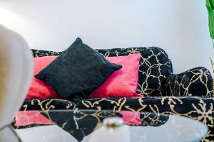 Minutes to the Coop Live Arena & Etihad Stadium - Free Parking with EV Charger