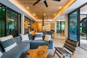 Modern 4BR with Pool, Walk2Beach, Yoga Deck, Sleeps 14