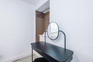 Minutes to the Coop Live Arena & Etihad Stadium - Free Parking w EV Charger