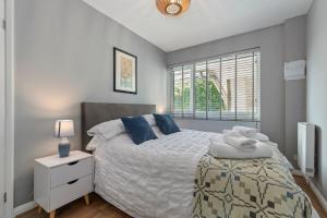 33 Beach Court - Direct Beach Access Sea Views