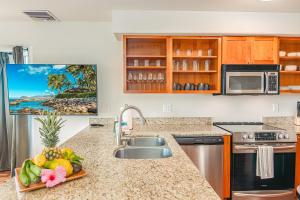 Upgraded 3 bed w Ocean View Pool Hot tub 2 King