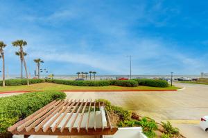 Casa Del Mar - Beachside Pleasure