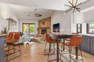 Casa de Arcos with Private Hot Tub