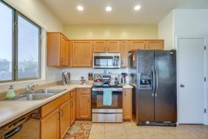 Step-Free Sahuarita Retreat! Patio + Pool Access