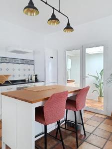 CocoMar I- Luxurious villa with pool near the sea