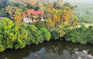 Luxury Cannelle lake villa