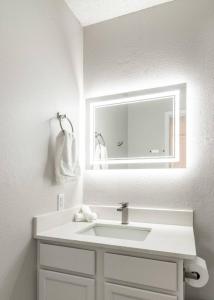 Stylish 1BR Corporate Suite - Austin