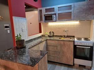 Entre faroles y vanguardia