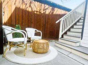 Chic GJ Downtown BoHo Studio: Romantic and Central