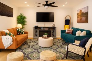 Charming Zen home with Heated Pool, Pool table, Arcade and Mini golf.