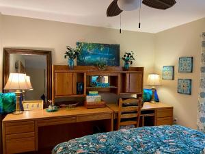 3BR Master Loft Master Suite 3 bath hot tub pets enclosed yard
