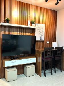 NEW 2-Bedroom 2-Bath Condo - Flair Towers, near Greenfield District, Ortigas