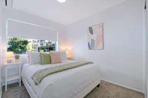Spacious 3-Bed Coorparoo Apartment