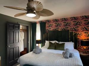 Chic Hudson Escape Pet Friendly Hot Tub