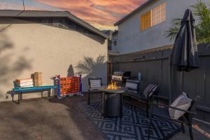 Modern Getaway Near Downtown – Family Friendly