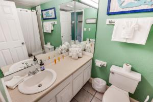 Fantastic view, 2 Full beds, 7th floor at Sea Mist