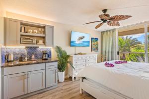 Maui Banyan Studio, King Bed, Steps to Kam2 Beach