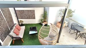 Private Terrace at Flores Street