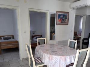 Apartments by the sea Vir - Lozice, Vir - 22044