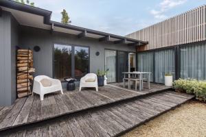 Pavilion Verde - Designer Retreat near Rosebud Beach