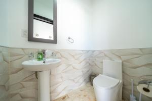 Luxury Villa, Pool & Prime Location