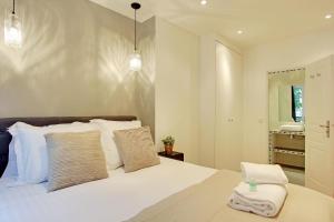 Appartements Pick A Flat's in Champs Elysees - Rue Percier : photos des chambres