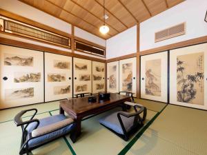 総襖絵の宿 水頭別宅 Suito Bettaku 19 years old minimum age to stay