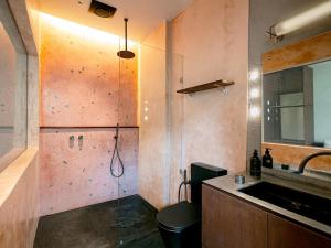 Luxury 3BR Villa with Pool & Hotel-Style, Berawa