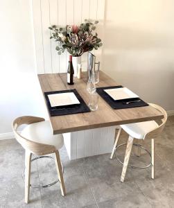 WaVes - couples retreat on Burns Beach