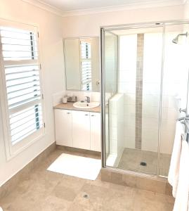 WaVes - couples retreat on Burns Beach