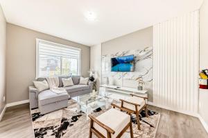 Cozyhub Vacation Rental Calgary-3Bedroom with AC