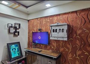 Ac Bed Apartment And breakfast At ovale naka Thane west