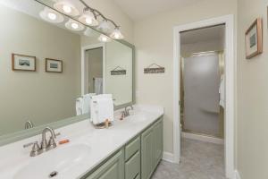 Phoenix VI 61103 condo