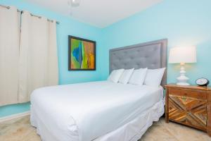 Phoenix VI 61113 condo