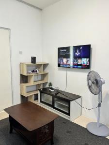 AYAAN HOMESTAY Tanah Rata with Netflix