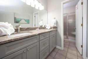 Phoenix VI 6003 condo